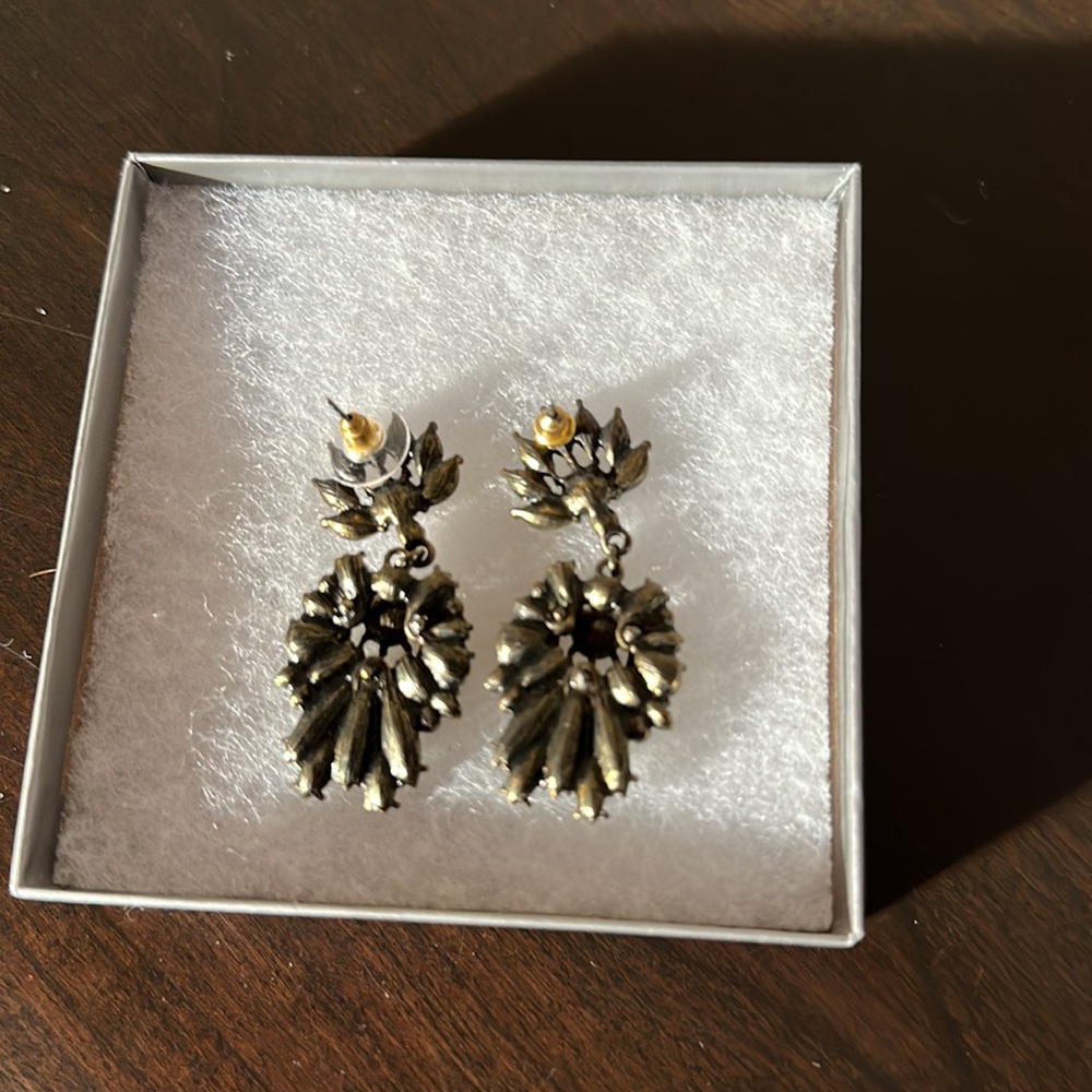 Earrings - Picture 2 of 3